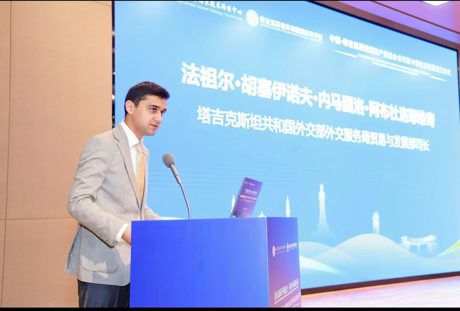 1759138621598201.jpg 066849e649441d86b9f59dfec408013d.jpg