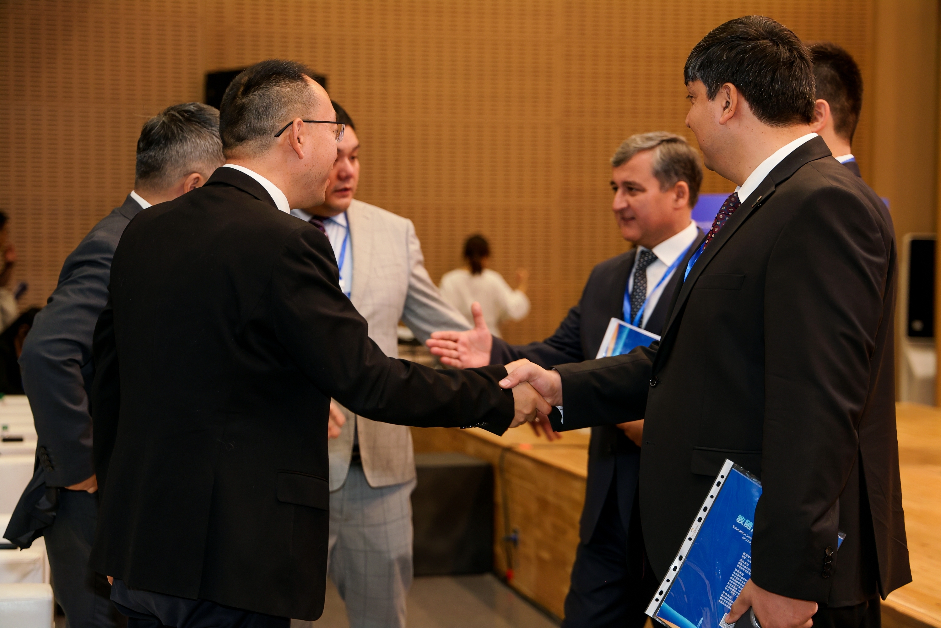 1759138695531258.jpg edaa39a0e4aa74d29929db50fe20ff53.jpg