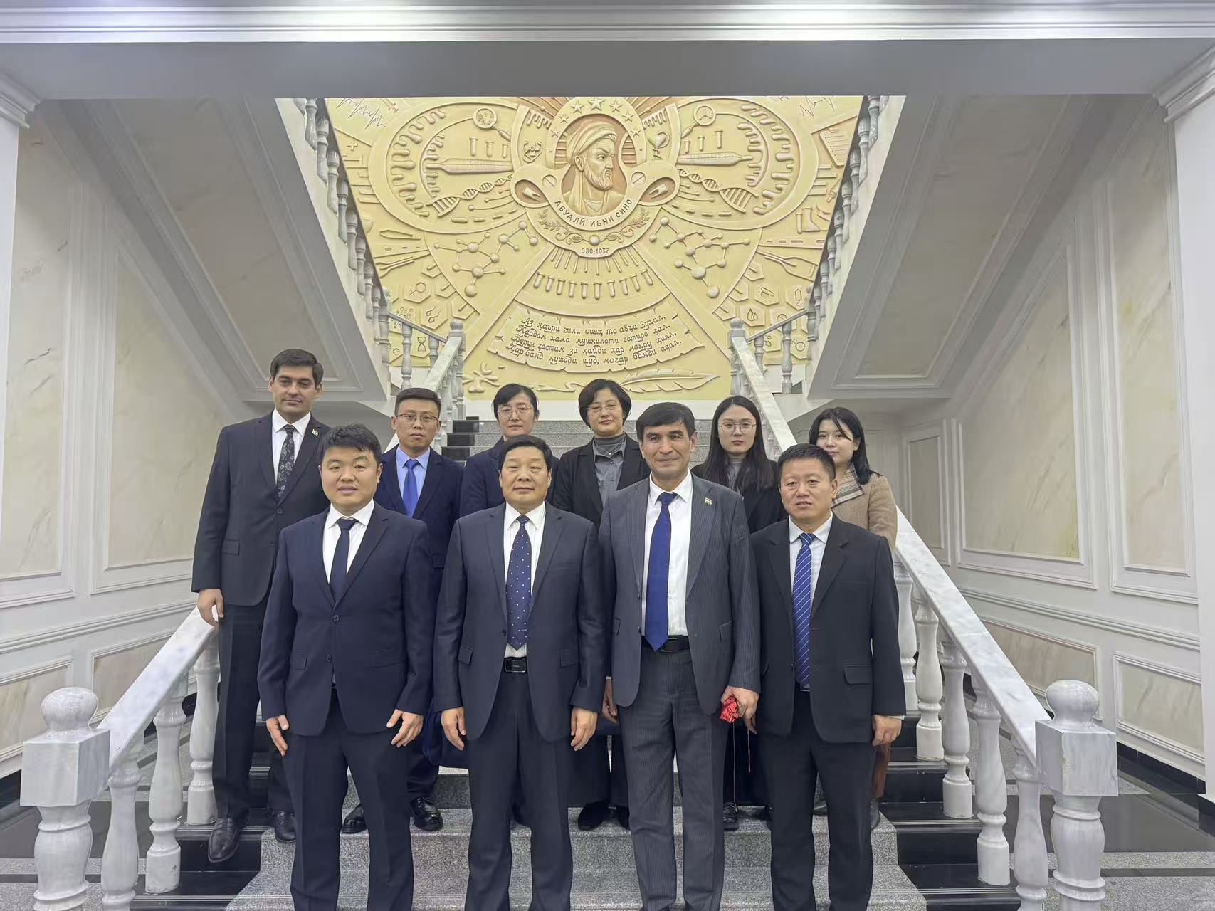 1764923102647731.jpg 93d96d038fa0ab9bde7c2f75c1de0d1c.jpg